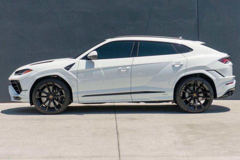 2023 Lamborghini Urus S