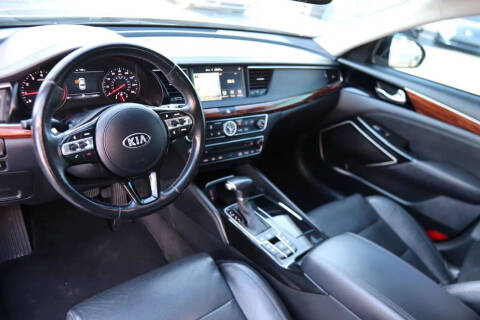 2017 Kia Cadenza Technology