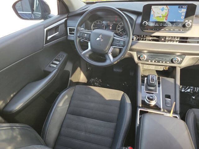 2024 Mitsubishi Outlander SE