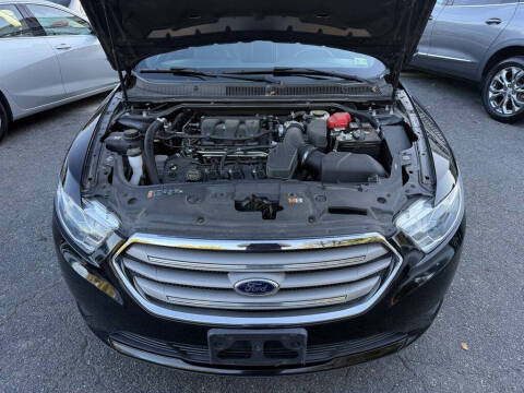 2016 Ford Taurus SEL