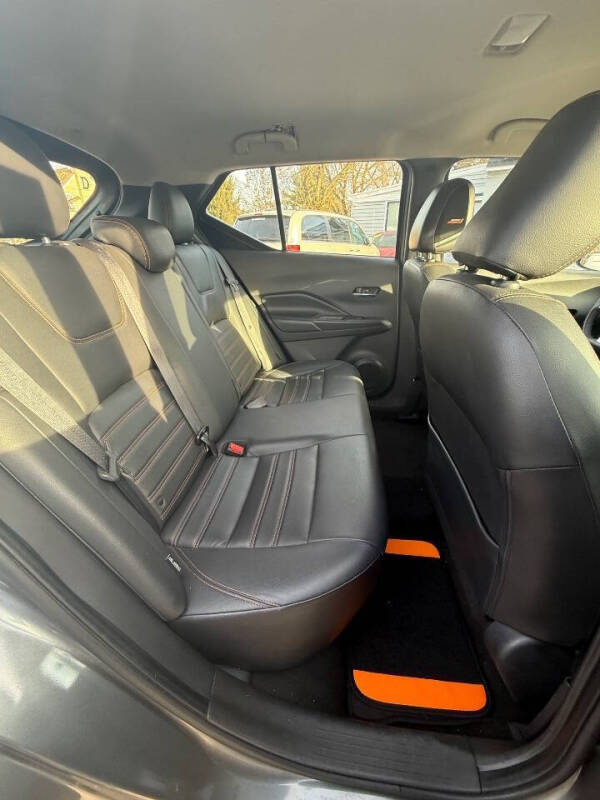 2020 Nissan Kicks SR