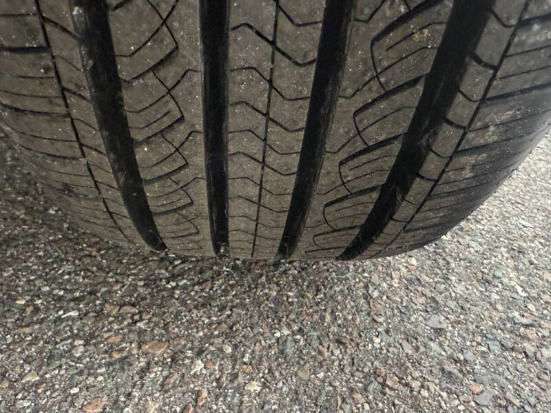 2017 Toyota Prius v Five