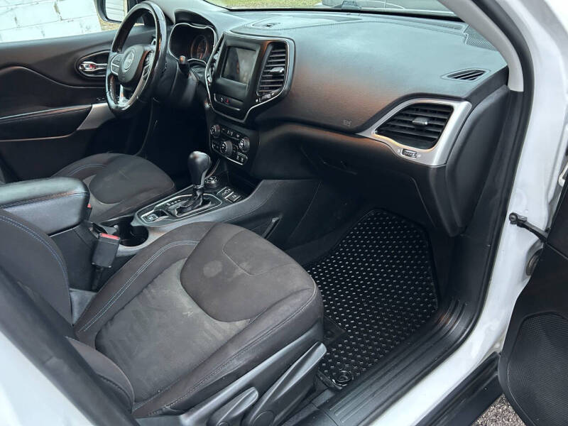 2020 Jeep Cherokee Upland