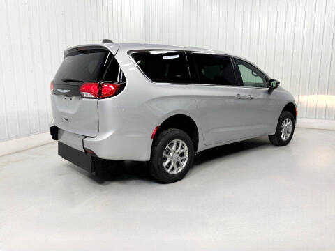 2026 Chrysler Voyager LX