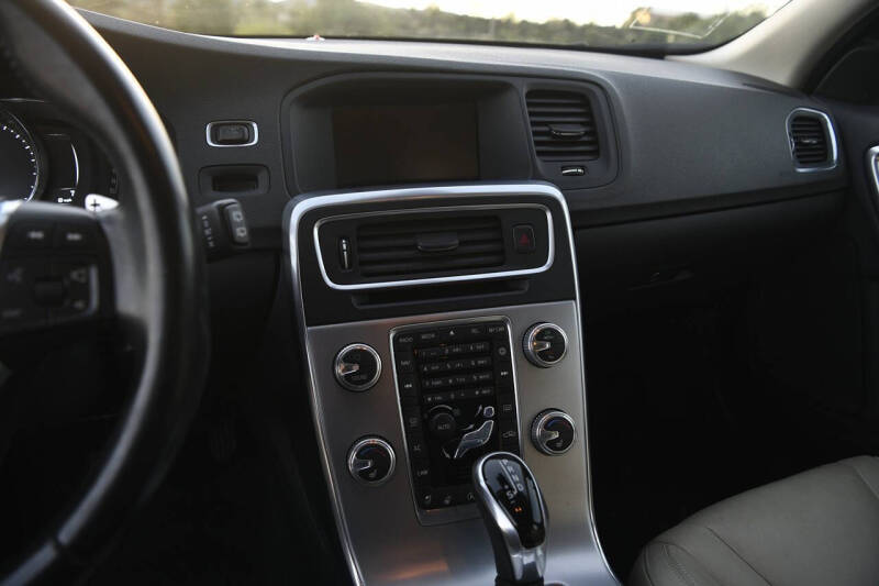 2018 Volvo V60 T5 Dynamic