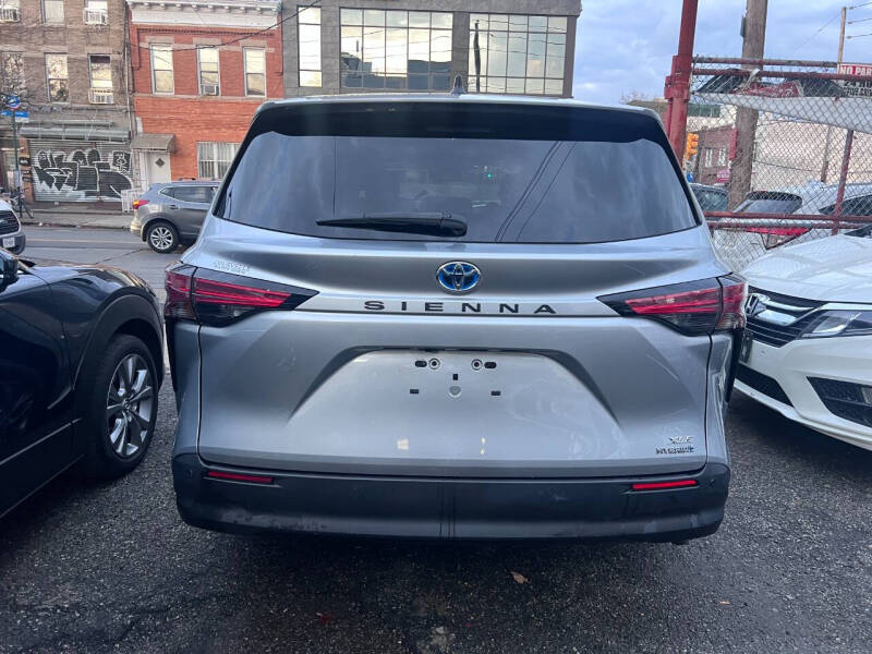 2021 Toyota Sienna XLE 7-Passenger