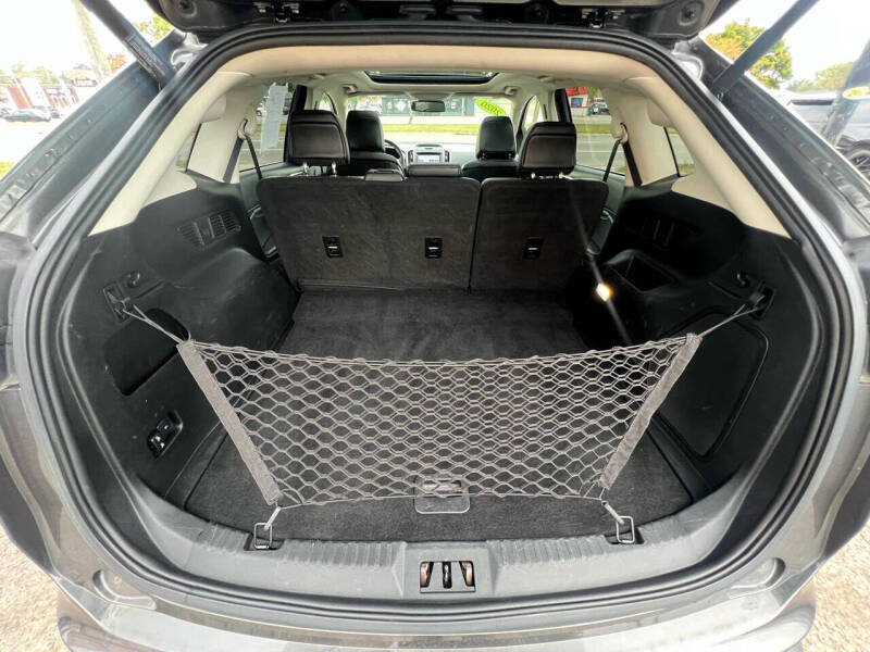 2020 Ford Edge Titanium