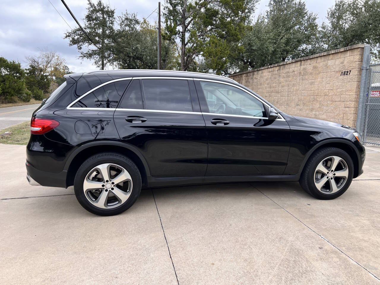 Used Car 2016 Mercedes-benz Glc  Glc 300 4dr Suv For Sale Under $15,000 In Austin, Texas
