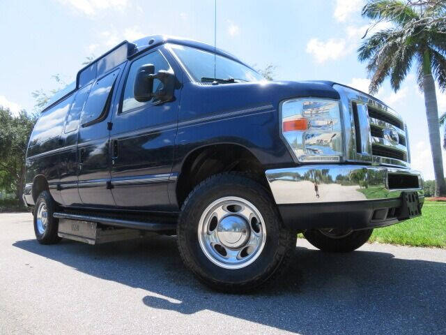 2011 Ford E-Series E-350 SD XLT