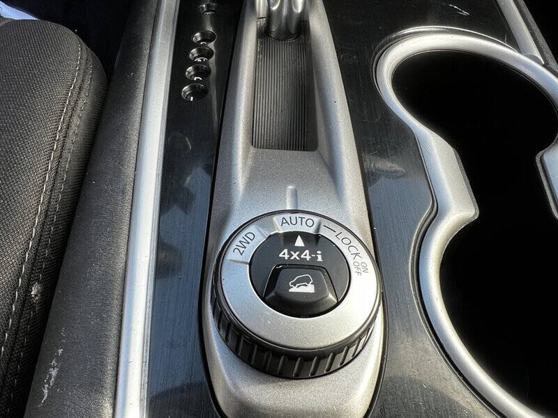 2020 Nissan Pathfinder SV