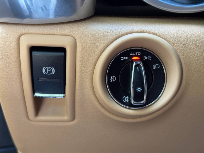 2014 Porsche Cayenne Platinum
