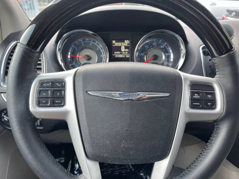 2015 Chrysler Town and Country Limited Platinum