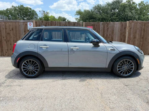 2017 MINI Hardtop 4 Door Cooper