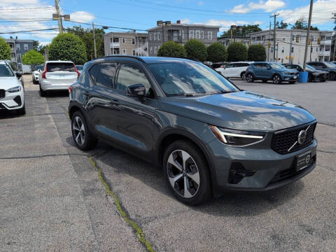 2026 Volvo XC40 B5 Plus