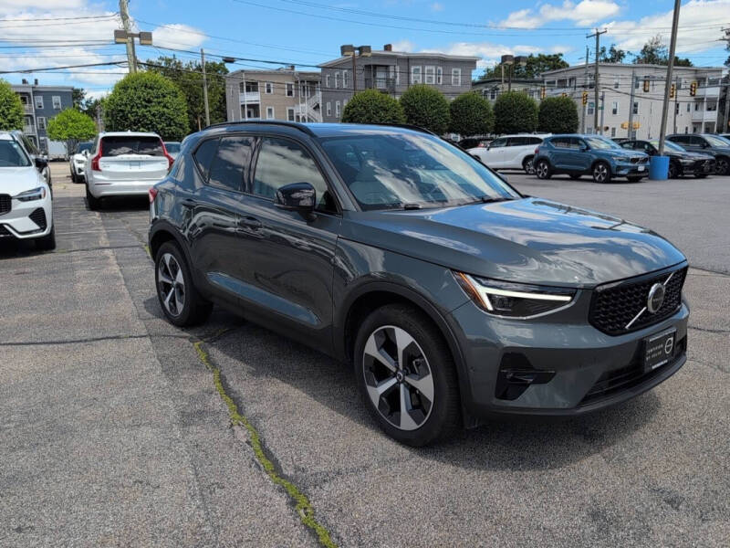 2026 Volvo XC40 B5 Plus