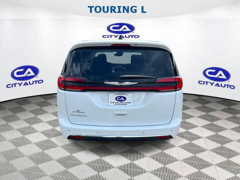 2023 Chrysler Pacifica Touring L