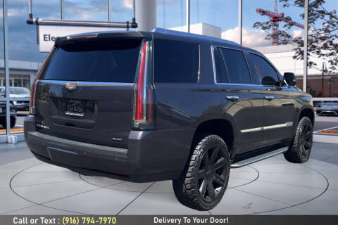 2016 Cadillac Escalade Luxury Collection