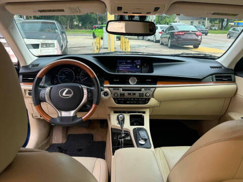 2015 Lexus ES 300h
