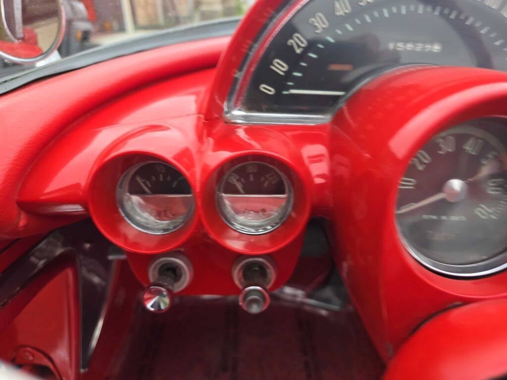 1961 Chevrolet Corvette 95