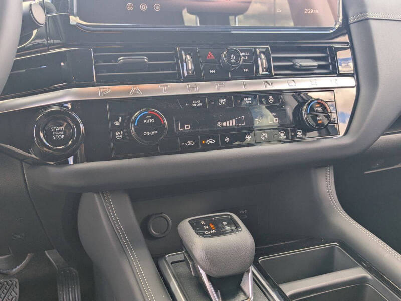 2026 Nissan Pathfinder Platinum