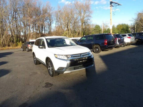 2017 Mitsubishi Outlander ES
