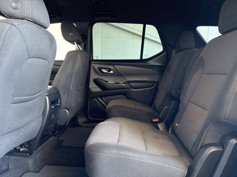 2022 Chevrolet Traverse LT Cloth