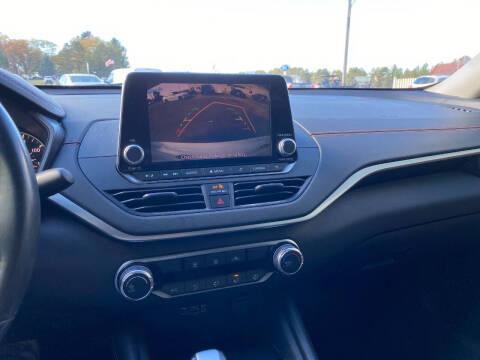 2022 Nissan Altima 2.5 SR