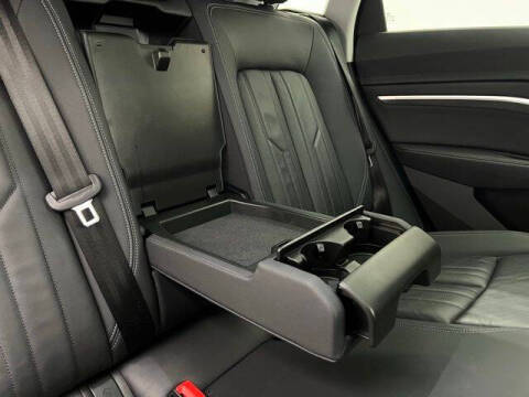 2023 Audi e-tron quattro Premium