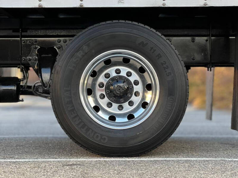 2020 Freightliner M2 106