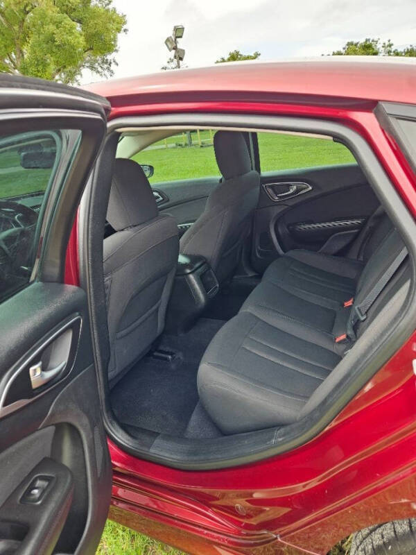 2017 Chrysler 200 Touring