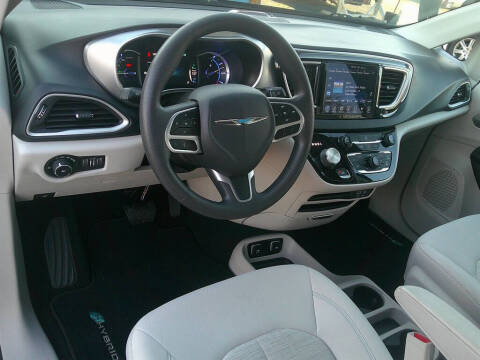 2017 Chrysler Pacifica Hybrid Touring Plus