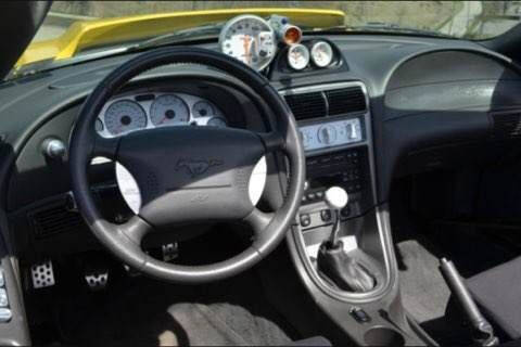 2004 Ford Mustang GT Deluxe