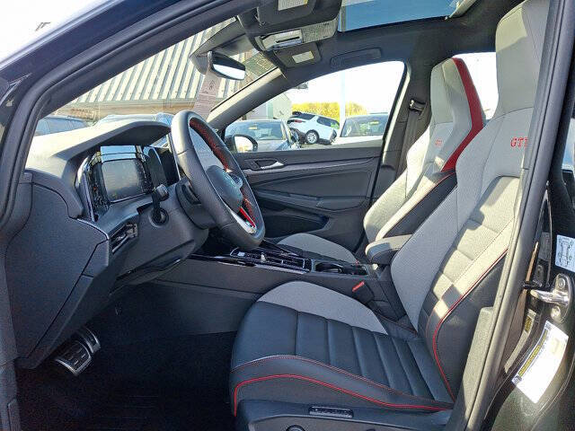 2025 Volkswagen Golf GTI Autobahn