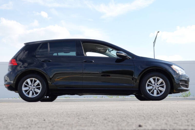 2016 Volkswagen Golf TSI S