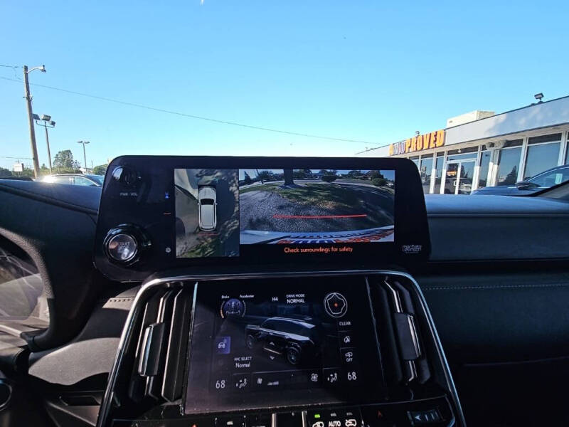 2022 Lexus LX 600 F SPORT Handling