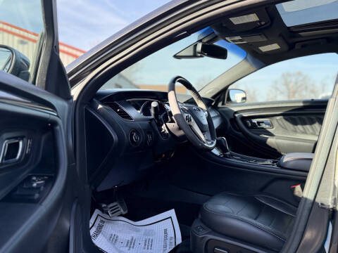 2016 Ford Taurus SHO