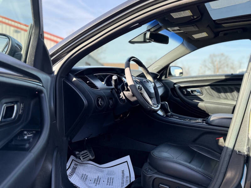 2016 Ford Taurus SHO