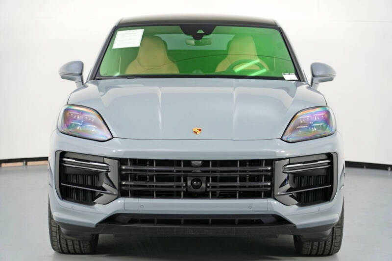 2024 Porsche Cayenne Turbo E-Hybrid Coupe