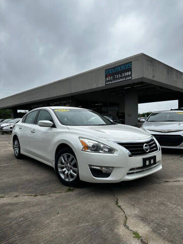 2015 Nissan Altima for sale at ZORA MOTORS in Rosenberg TX