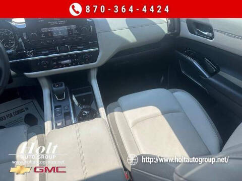 2024 Nissan Pathfinder SL
