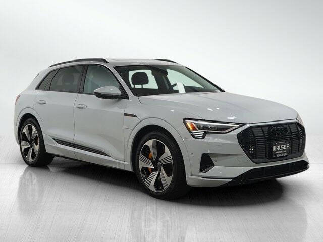 2023 Audi e-tron quattro Premium Plus
