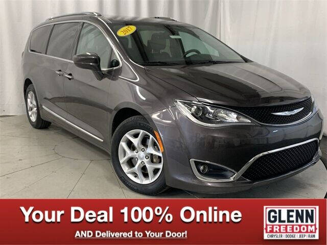 2017 Chrysler Pacifica Touring-L Plus