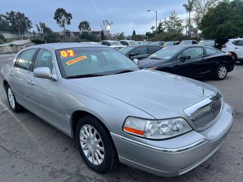 2007 Lincoln Town Car for sale at 1 NATION AUTO GROUP in Vista CA