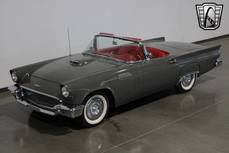 1957 Ford Thunderbird
