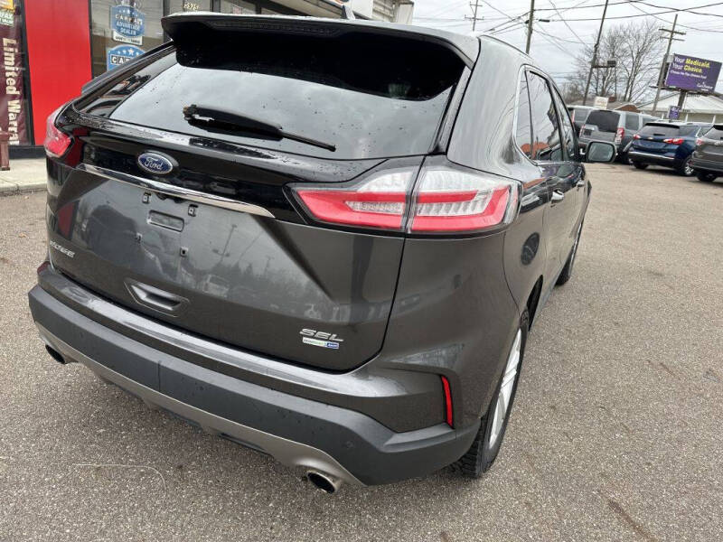 2020 Ford Edge SEL photo 5