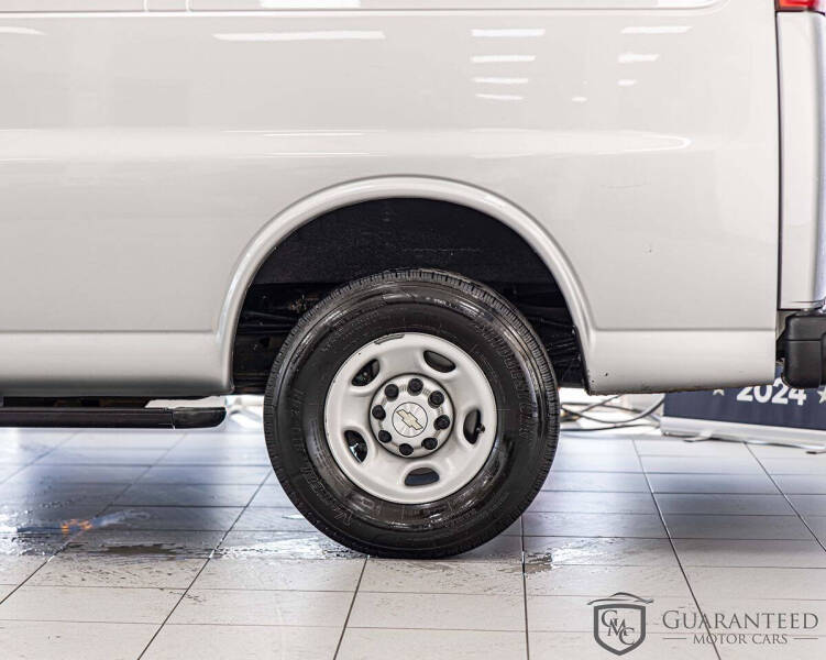 2022 Chevrolet Express 2500