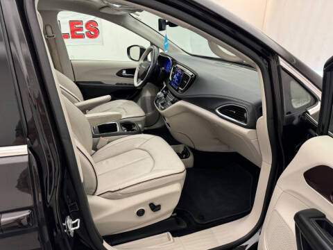 2019 Chrysler Pacifica Limited 35th Anniversary