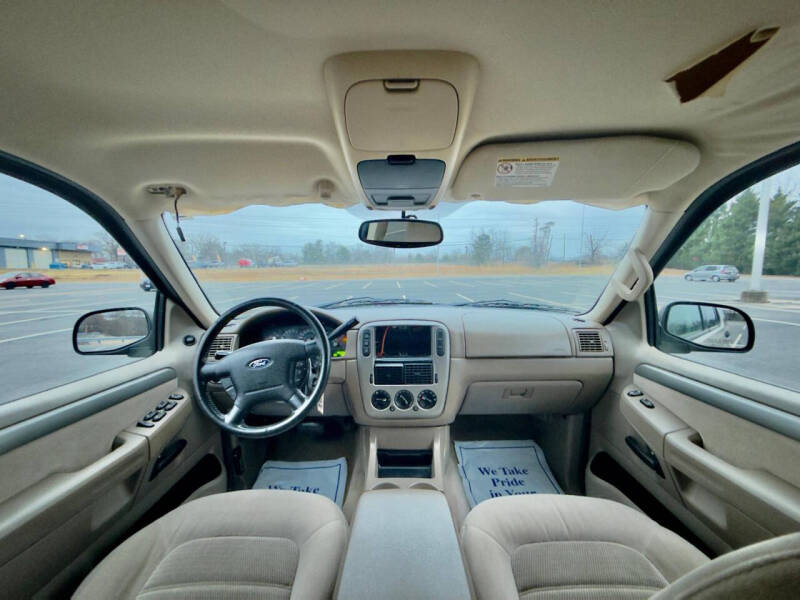 2004 Ford Explorer XLT
