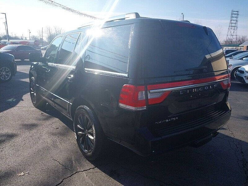 2017 Lincoln Navigator Select