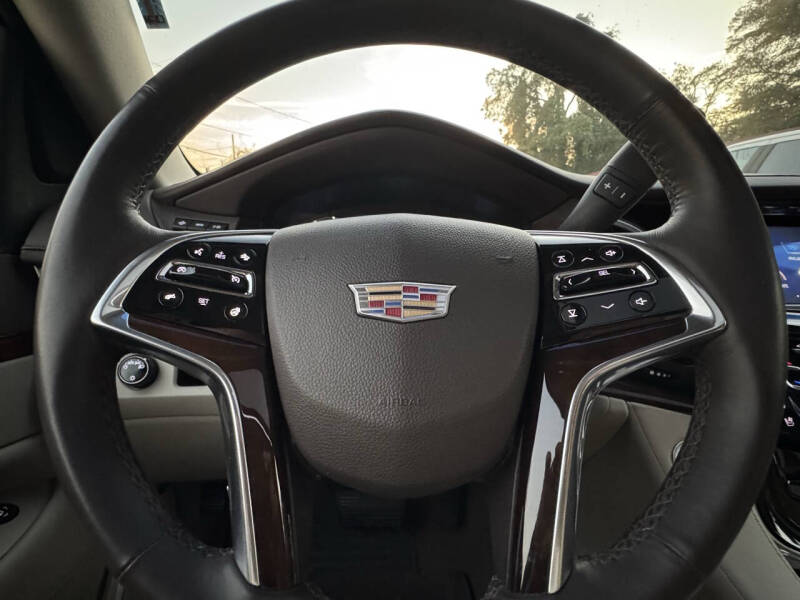 2017 Cadillac Escalade Luxury